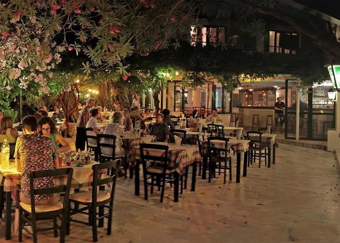 Callisto Beach فندق